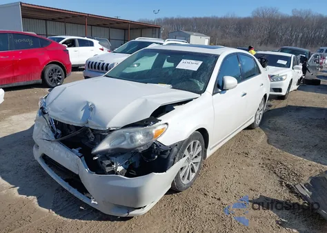 2011 Toyota Avalon Limited z USA, uszkodzony, nr VIN 4T1BK3DB9BU435090